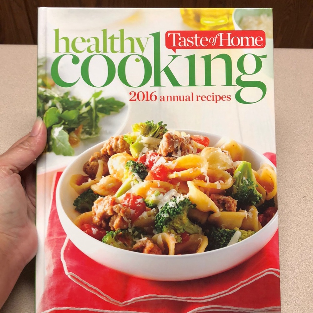 Taste of Home Healthy Cooking Cookbook 2016
